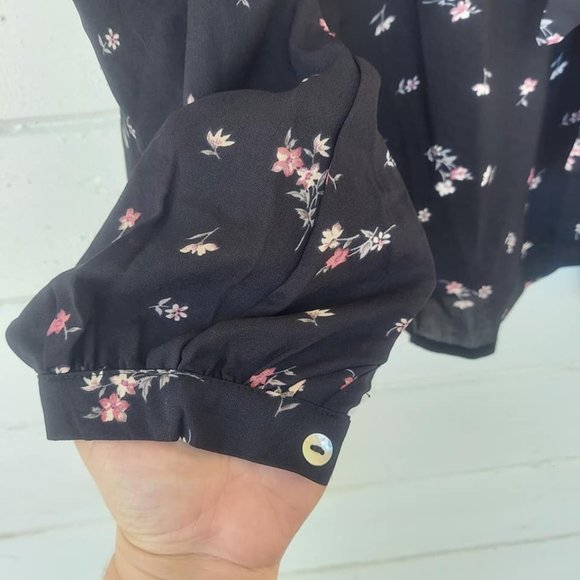 Unique Floral Blouse 3/4 Length Sleeve Button and Tie Neck Detail Size Small - Picture 5 of 8
